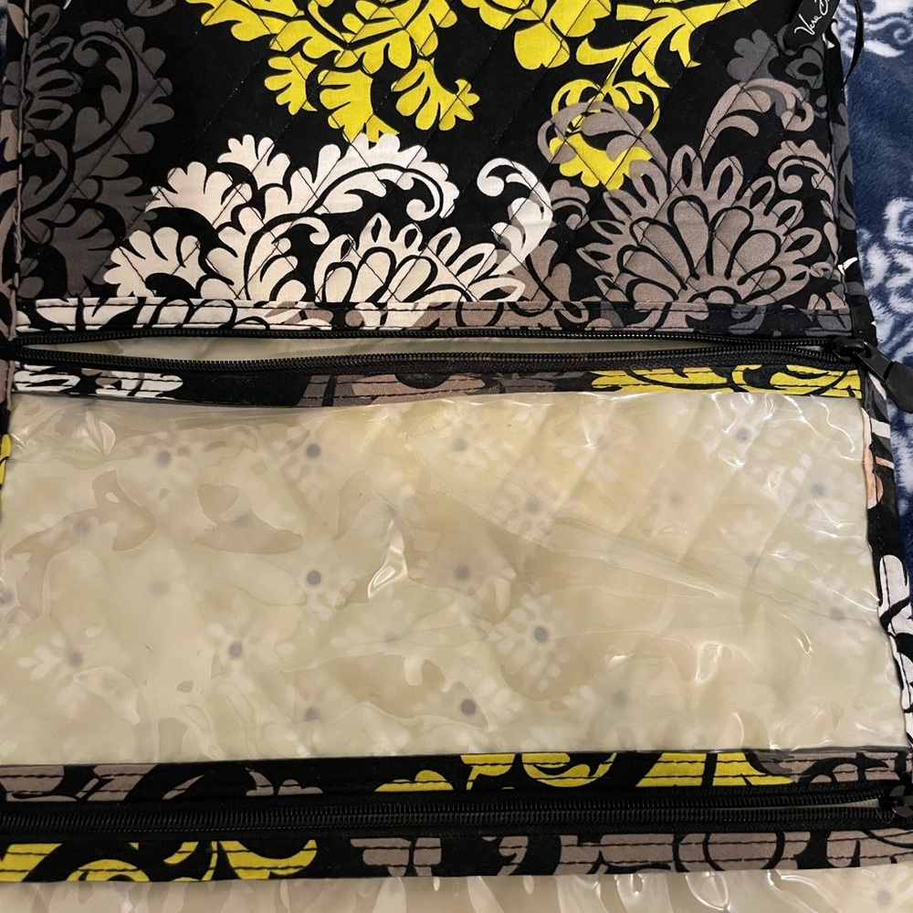 GREAT CONDITION Vera Bradley Hanging Travel / Toiletry Organizer in Baroque - Picture 6 of 13